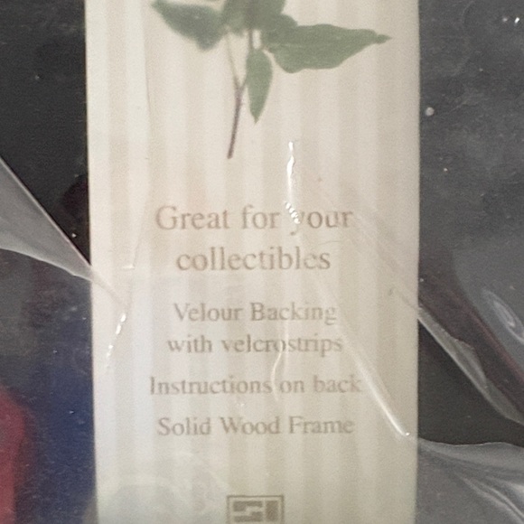 Instant Shadow Box with White Frame - Picture 2 of 9